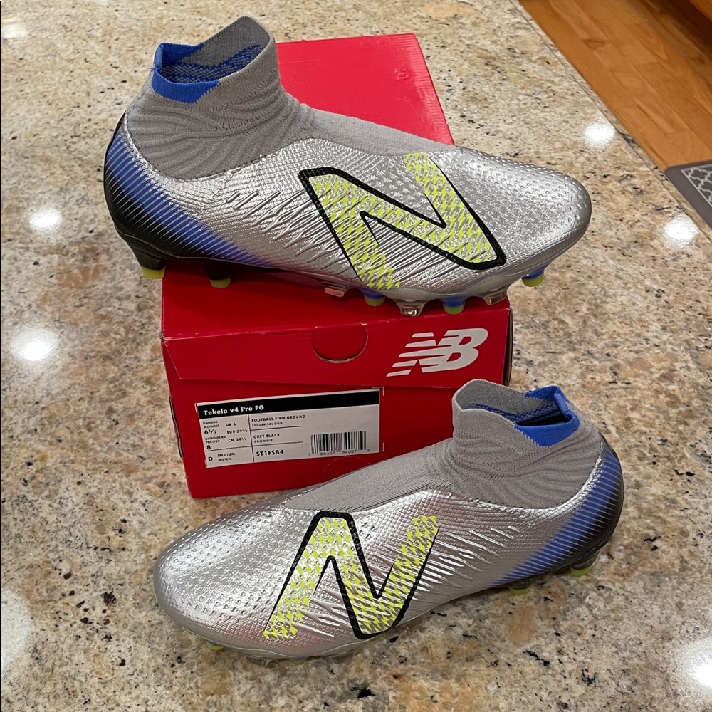 New Balance Tekela v4 Pro FG Silver Blue Soccer Cleats Women’s 8 Men’s 6.5 New